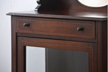 アンティーク家具　イギリスアンティーク　小さなガラスケースキャビネット