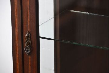 アンティーク家具　イギリスアンティーク　小さなガラスケースキャビネット