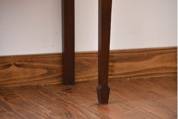 アンティーク家具　イギリスアンティーク　小さなガラスケースキャビネット