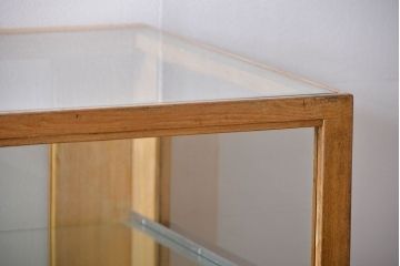 アンティーク家具　アンティーク　古いナラ材の大きな脚付きガラスケース(2)