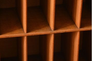 アンティーク家具　イギリスアンティーク　書類棚付き!オーク材の高級16杯引き出し