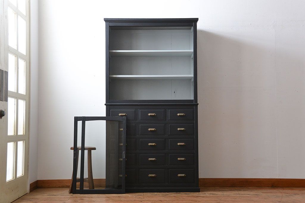 アンティーク家具　大正ロマン　艶消しブラックペイント引き出し15杯収納棚