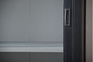 アンティーク家具　大正ロマン　艶消しブラックペイント引き出し15杯収納棚