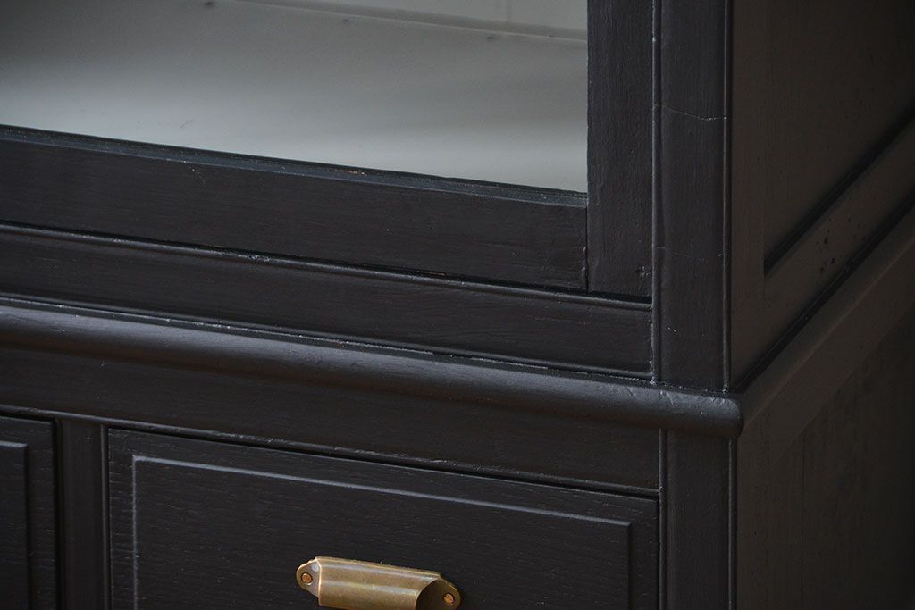 アンティーク家具　大正ロマン　艶消しブラックペイント引き出し15杯収納棚