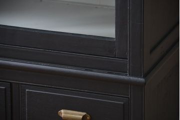 アンティーク家具　大正ロマン　艶消しブラックペイント引き出し15杯収納棚