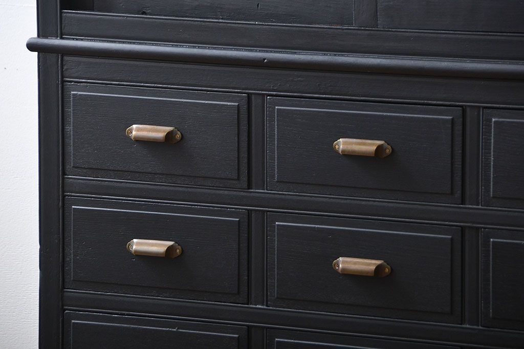 アンティーク家具　大正ロマン　艶消しブラックペイント引き出し15杯収納棚