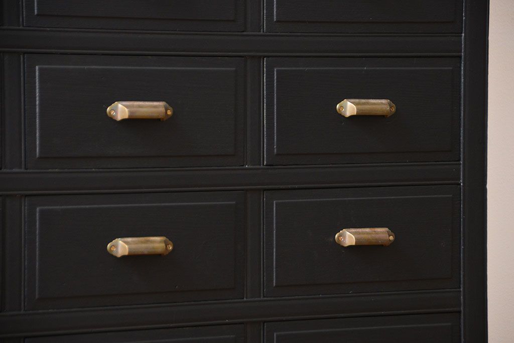 アンティーク家具　大正ロマン　艶消しブラックペイント引き出し15杯収納棚