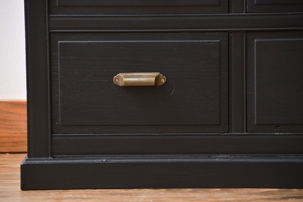 アンティーク家具　大正ロマン　艶消しブラックペイント引き出し15杯収納棚