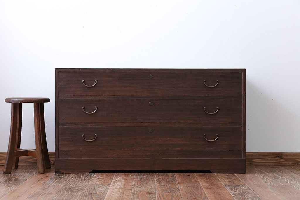 アンティーク家具　アンティーク　古い桐材の3杯衣装箪笥(桐箪笥、桐たんす)