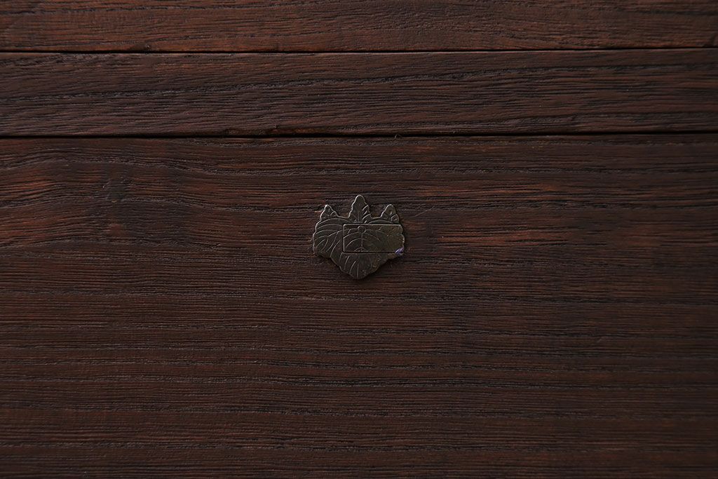 アンティーク家具　アンティーク　古い桐材の3杯衣装箪笥(桐箪笥、桐たんす)