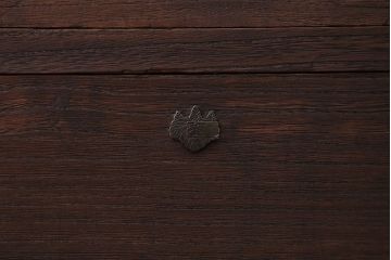 アンティーク家具　アンティーク　古い桐材の3杯衣装箪笥(桐箪笥、桐たんす)