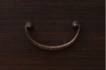 アンティーク家具　アンティーク　古い桐材の3杯衣装箪笥(桐箪笥、桐たんす)