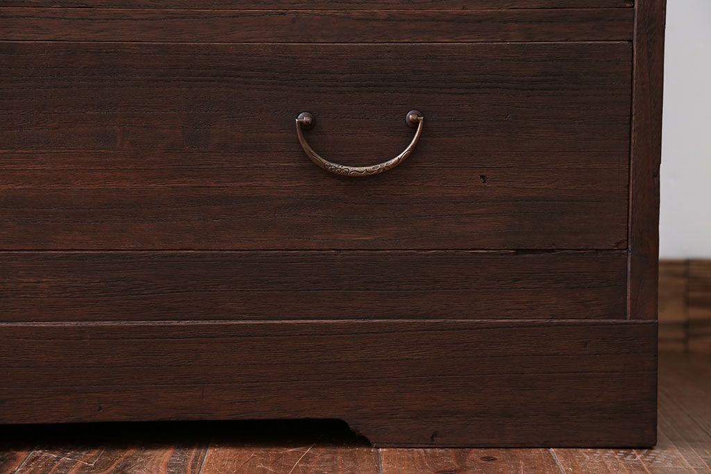 アンティーク家具　アンティーク　古い桐材の3杯衣装箪笥(桐箪笥、桐たんす)