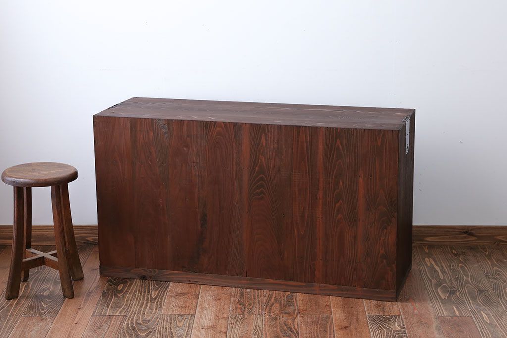 アンティーク家具　アンティーク　古い桐材の3杯衣装箪笥(桐箪笥、桐たんす)