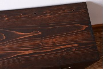 アンティーク家具　アンティーク　古い桐材の鉄脚付きローチェスト(1)