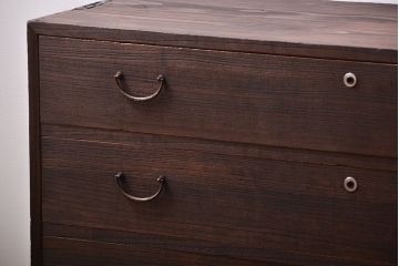 アンティーク家具　アンティーク　古い桐材の鉄脚付きローチェスト(1)