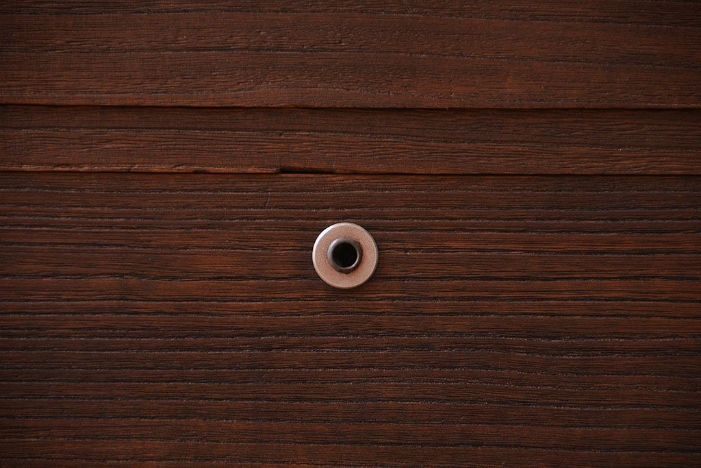 アンティーク家具　アンティーク　古い桐材の鉄脚付きローチェスト(1)