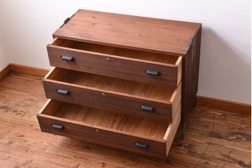 アンティーク家具　アンティーク　古い桐材の鉄脚付きローチェスト(2)