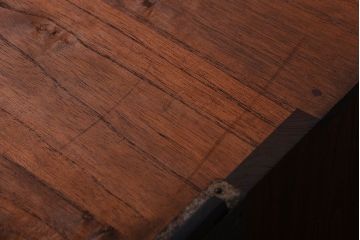アンティーク家具　アンティーク　古い桐材の鉄脚付きローチェスト(2)