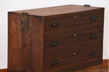 アンティーク家具　アンティーク　古い桐材の鉄脚付きローチェスト(2)