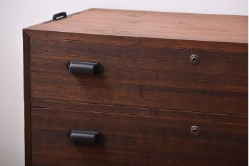 アンティーク家具　アンティーク　古い桐材の鉄脚付きローチェスト(2)