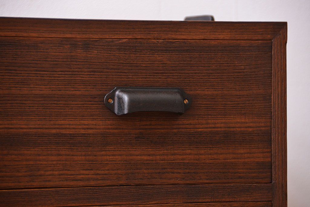 アンティーク家具　アンティーク　古い桐材の鉄脚付きローチェスト(2)