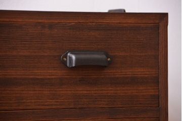 アンティーク家具　アンティーク　古い桐材の鉄脚付きローチェスト(2)