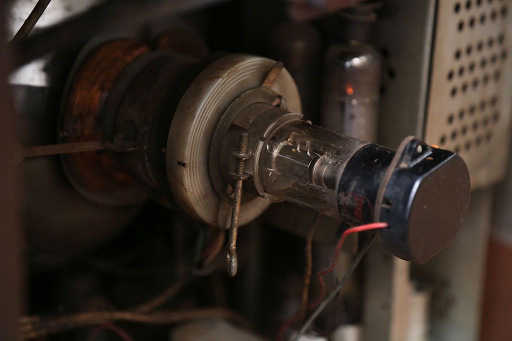 昭和レトロ　古いオンキョー(ONKYO)真空管テレビ(ジャンク品)