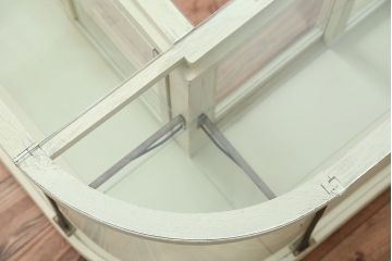 アンティーク家具　アンティークペイント　Rガラスのコーナーガラスケース