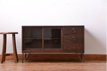 アンティーク家具　アンティーク　おしゃれな鉄脚付き!古い木製のテレビボード