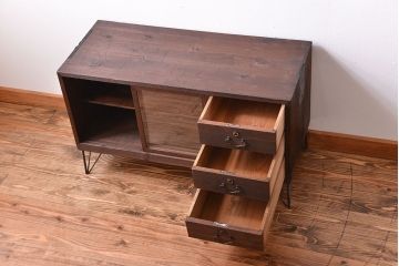 アンティーク家具　アンティーク　おしゃれな鉄脚付き!古い木製のテレビボード