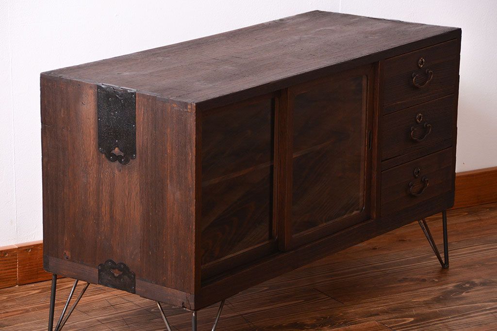 アンティーク家具　アンティーク　おしゃれな鉄脚付き!古い木製のテレビボード