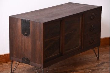 アンティーク家具　アンティーク　おしゃれな鉄脚付き!古い木製のテレビボード