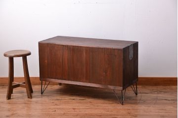 アンティーク家具　アンティーク　おしゃれな鉄脚付き!古い木製のテレビボード