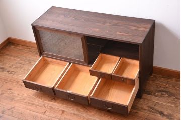 アンティーク家具　和製アンティーク　ダイヤガラス入り!古い木製のローボード