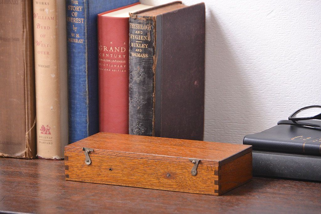 アンティーク雑貨　アンティーク　古い木製の小さな収納ケース