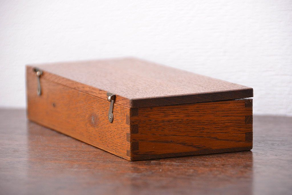 アンティーク雑貨　アンティーク　古い木製の小さな収納ケース