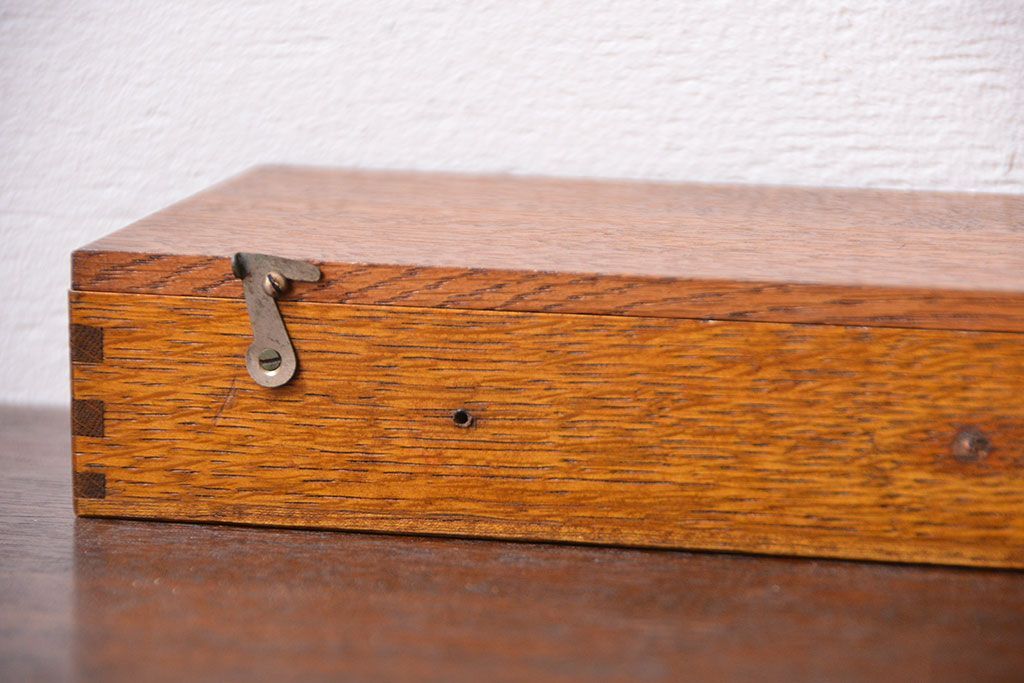 アンティーク雑貨　アンティーク　古い木製の小さな収納ケース