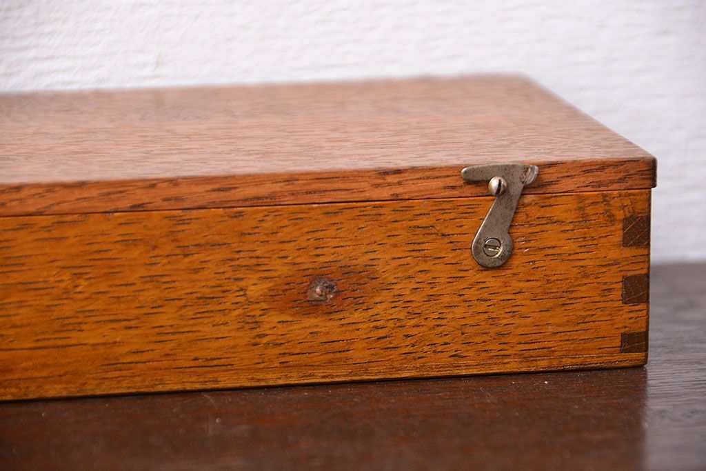 アンティーク雑貨　アンティーク　古い木製の小さな収納ケース