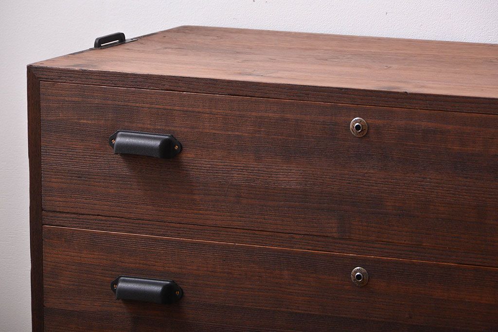 アンティーク家具　アンティーク　古い桐材の鉄脚付きローチェスト