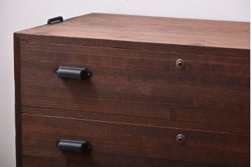 アンティーク家具　アンティーク　古い桐材の鉄脚付きローチェスト