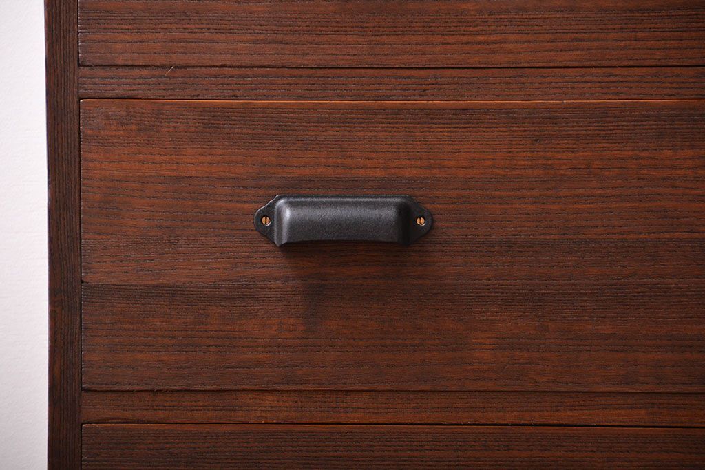 アンティーク家具　アンティーク　古い桐材の鉄脚付きローチェスト