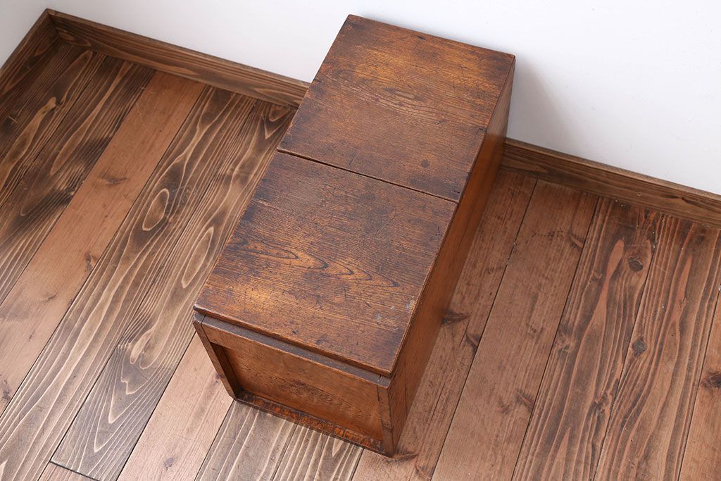 アンティーク雑貨　アンティーク　古い木製のナチュラルな収納箱