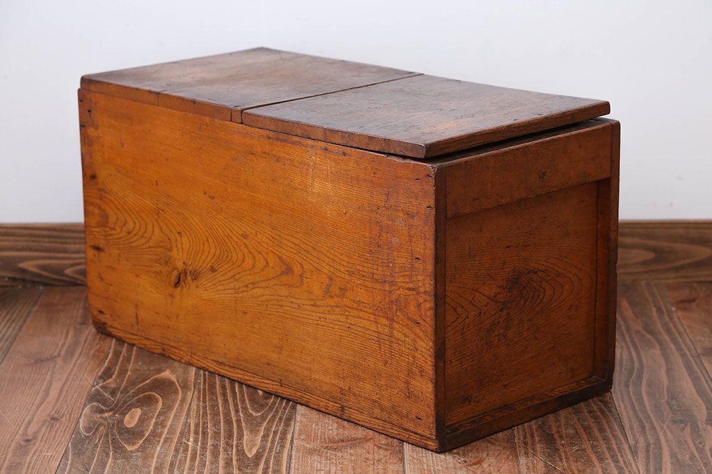 アンティーク雑貨　アンティーク　古い木製のナチュラルな収納箱