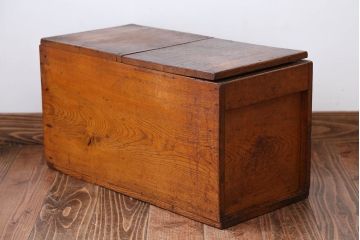 アンティーク雑貨　アンティーク　古い木製のナチュラルな収納箱