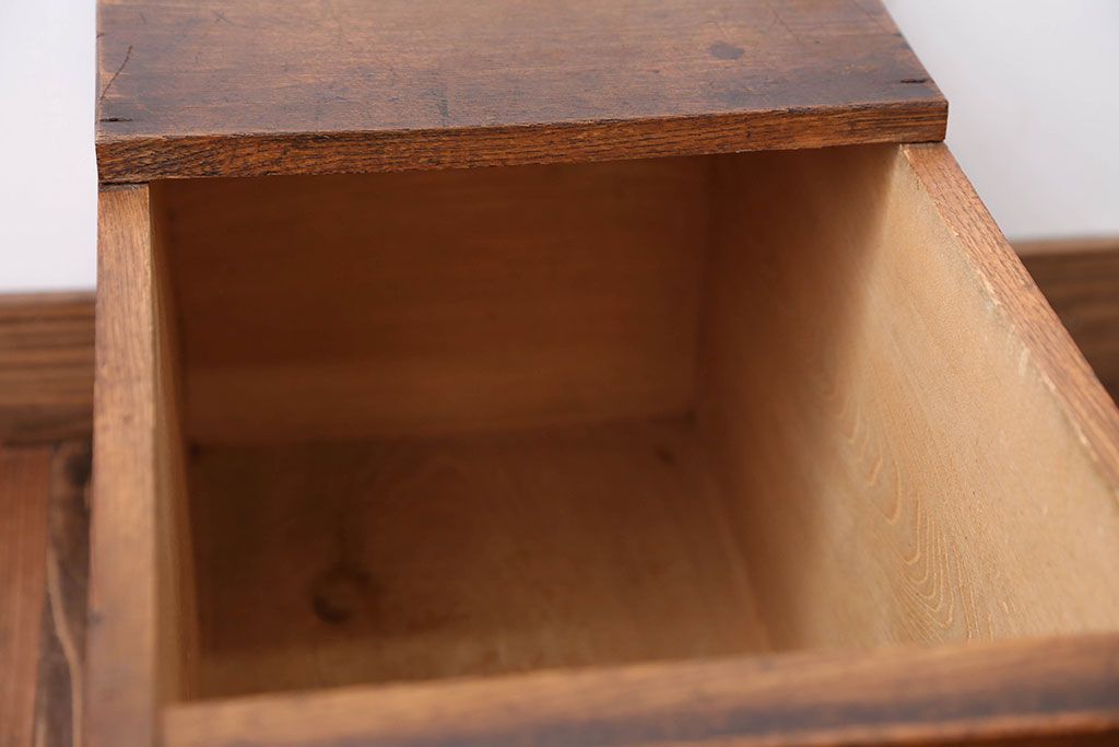 アンティーク雑貨　アンティーク　古い木製のナチュラルな収納箱