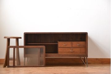 アンティーク家具　アンティーク　モールガラス入り!古い桐材の鉄脚付きローボード