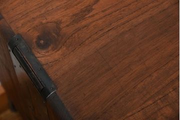 アンティーク家具　アンティーク　モールガラス入り!古い桐材の鉄脚付きローボード