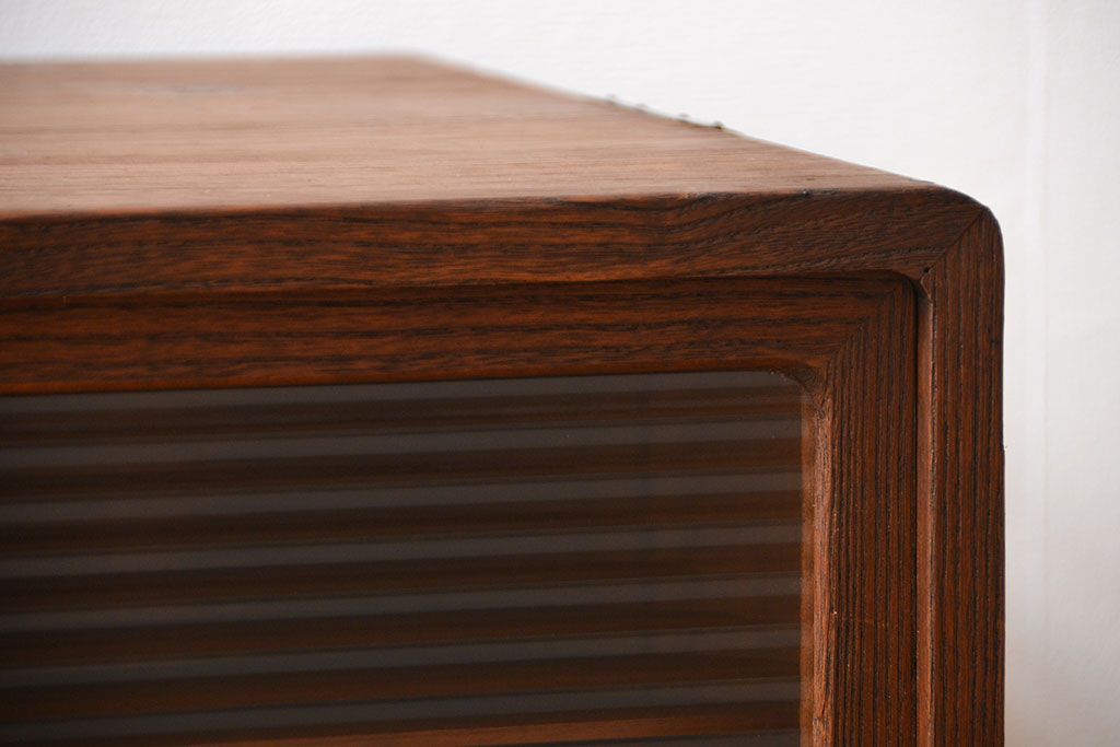 アンティーク家具　アンティーク　モールガラス入り!古い桐材の鉄脚付きローボード