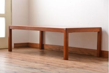 ヴィンテージ家具　北欧ビンテージ デンマーク製　Vejle Stole & Mobelfabrik社 古いチーク材のシンプルなセンターテーブル